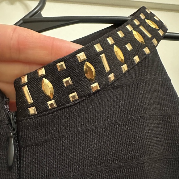 GUESS black one sleeve dress size 6. Never worn - Picture 4 of 4